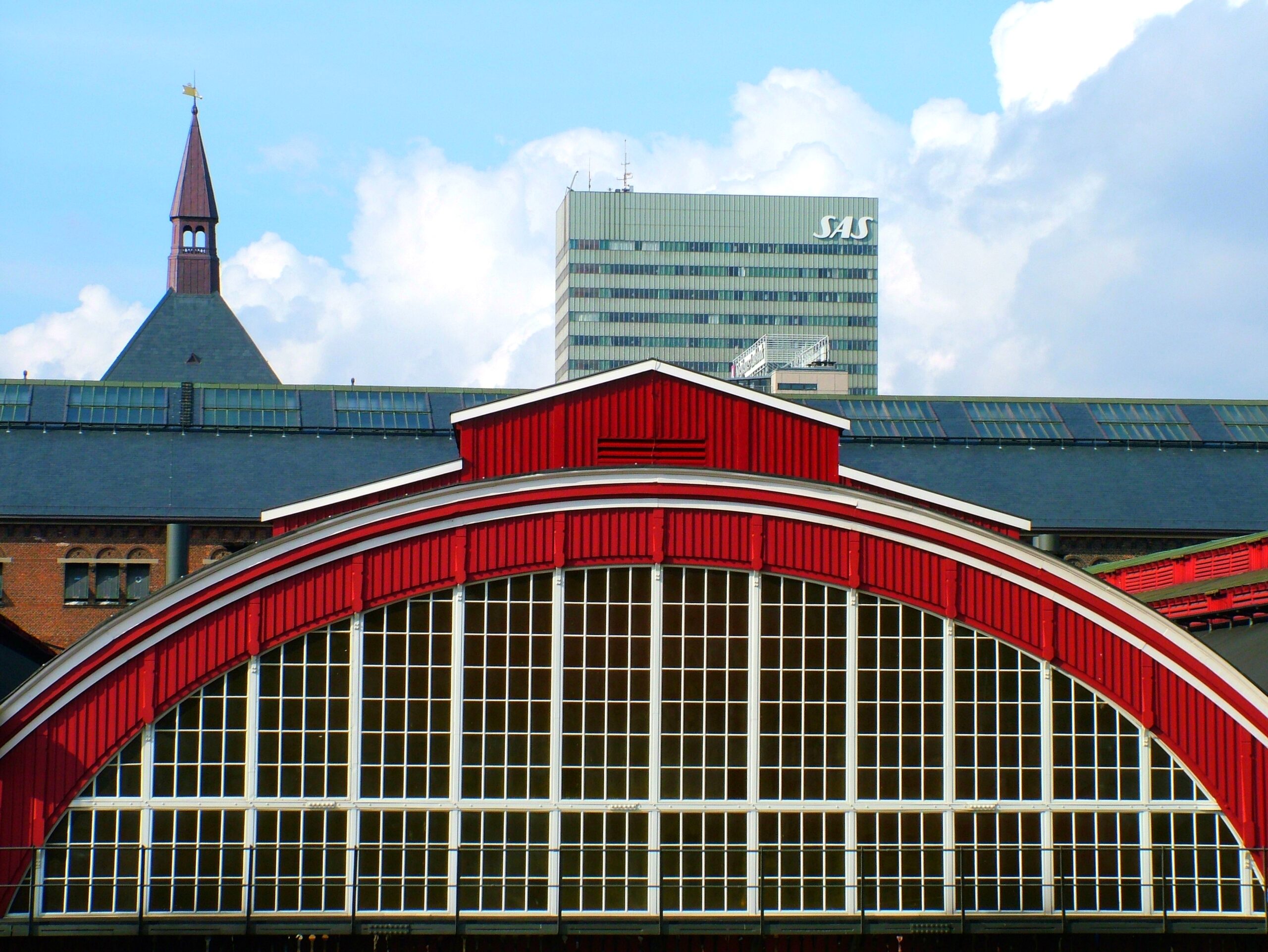 Arkitektoniske detaljer af Københavns Hovedbanegård. Fotokunst.